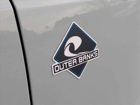 Used 2021 Ford Bronco Outer Banks image 4