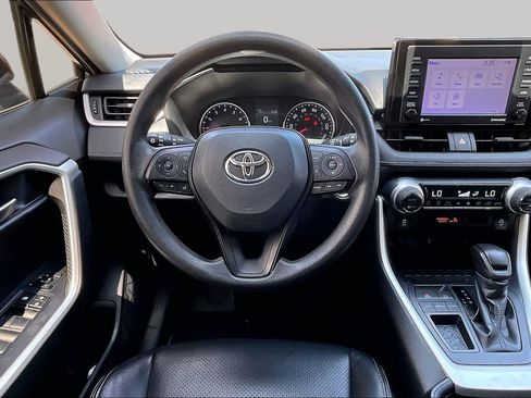 Used 2021 Toyota RAV4 XLE FWD image 6