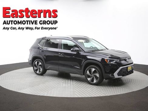 Used 2025 Volkswagen Taos SE AWD/4WD image 48