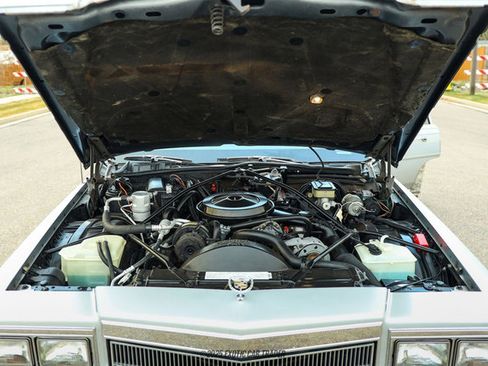 Used 1986 Cadillac Brougham Brougham image 19