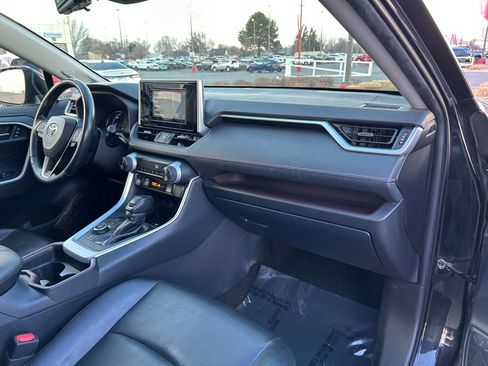 Used 2019 Toyota RAV4 Limited image 27