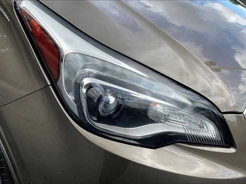 Used 2019 Buick Envision Essence FWD image 35
