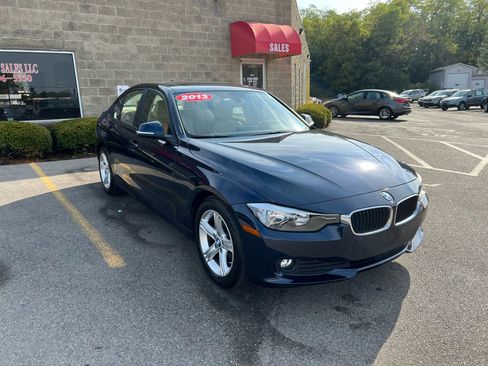 Used 2013 BMW 320i xDrive 320i xDrive Sedan 4D image 3