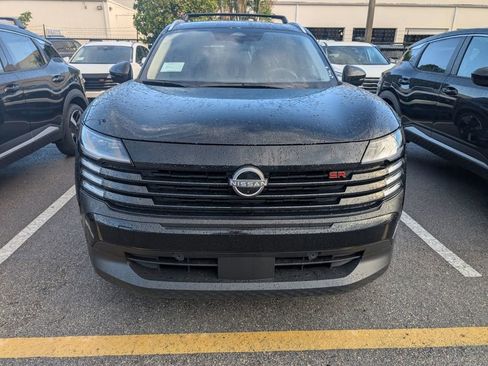 New 2025 Nissan Kicks SR FWD image 3