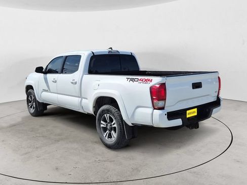 Used 2017 Toyota Tacoma TRD Sport w/ Premium & Technology Package AWD/4WD image 3
