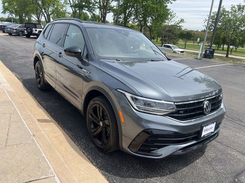 Used 2023 Volkswagen Tiguan SE R-Line AWD/4WD image 8