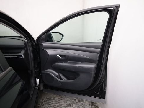 Used 2025 Hyundai Tucson SE AWD/4WD image 16