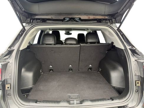 Used 2022 Jeep Compass Latitude FWD image 19