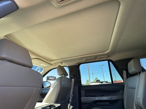 Used 2021 Ford Expedition XLT image 15