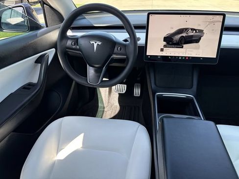 Used 2022 Tesla Model Y Performance AWD/4WD image 10