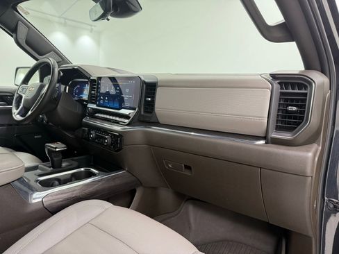 Used 2024 Chevrolet Silverado 1500 LTZ AWD/4WD image 34
