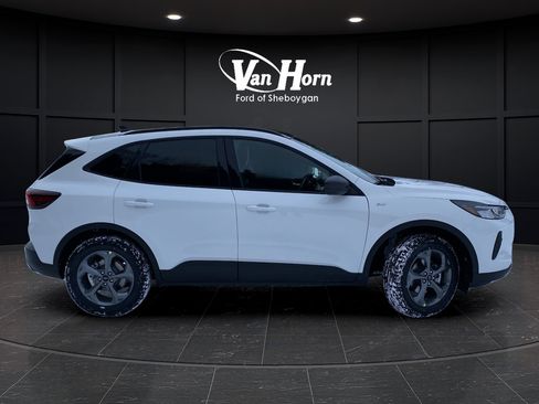 New 2026 Ford Escape ST-Line w/ Cold Weather Package AWD/4WD image 2
