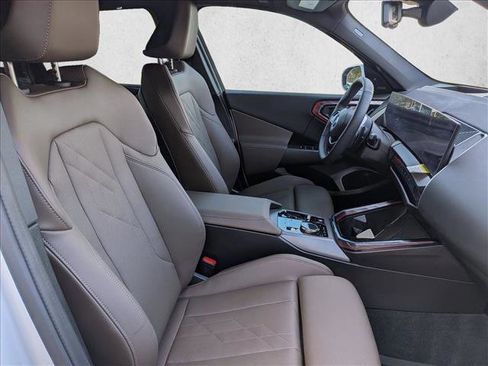 Certified 2025 BMW X3 xDrive30i w/ Premium Package image 22