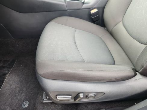 Certified 2025 Toyota RAV4 XLE FWD image 23