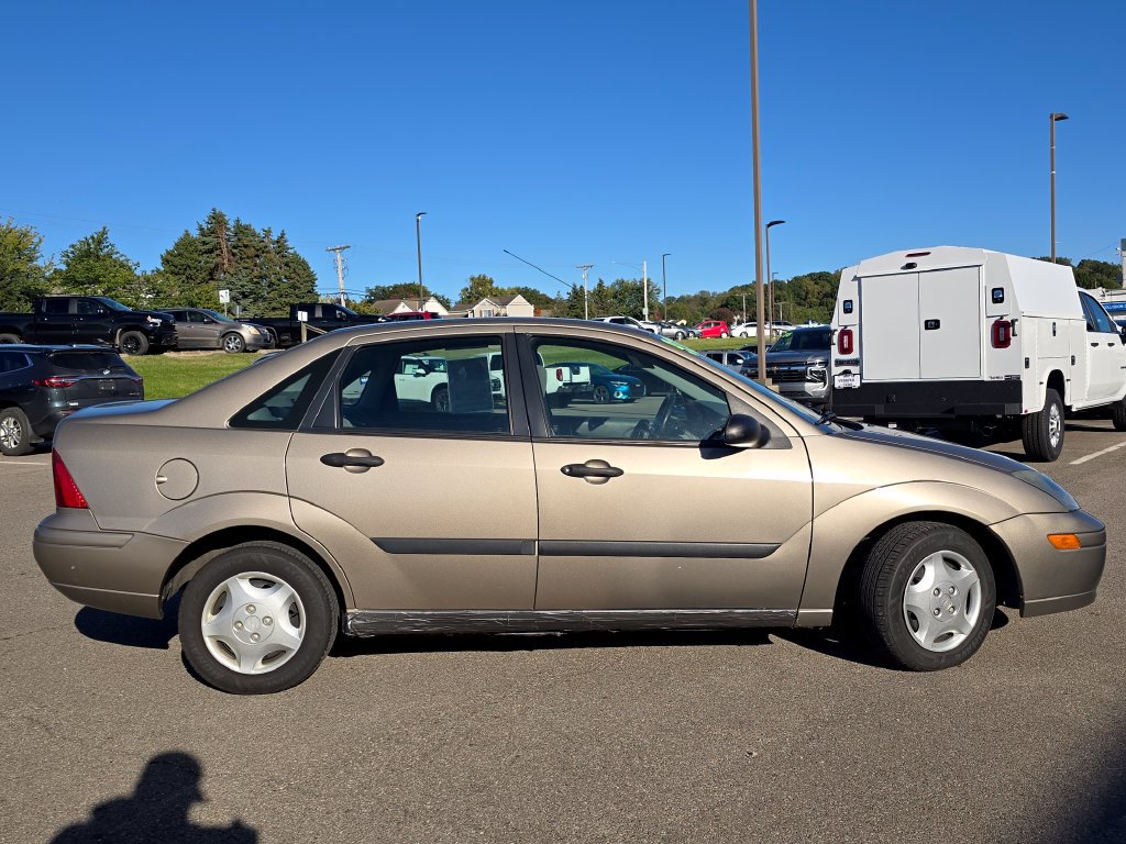 Used 2003 Ford Focus LX FWD image 8