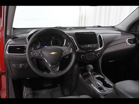 Used 2024 Chevrolet Equinox LT FWD image 6