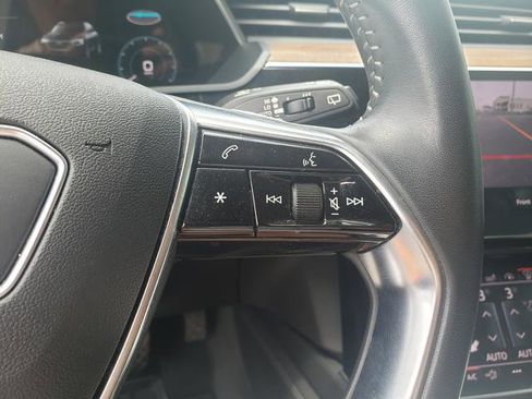 Used 2019 Audi e-tron Prestige w/ Prestige Package image 25