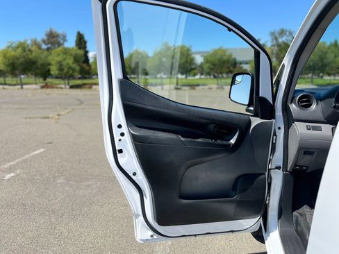 Used 2019 Nissan NV200 S w/ Back Door Glass Package FWD image 9