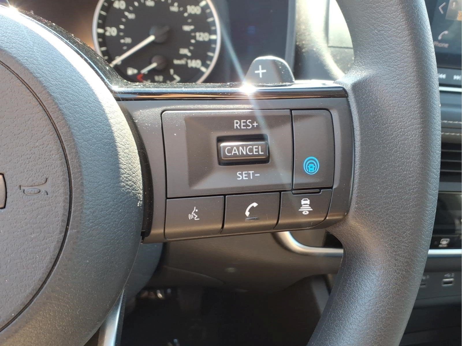 Used 2023 Nissan Rogue SV AWD/4WD image 15