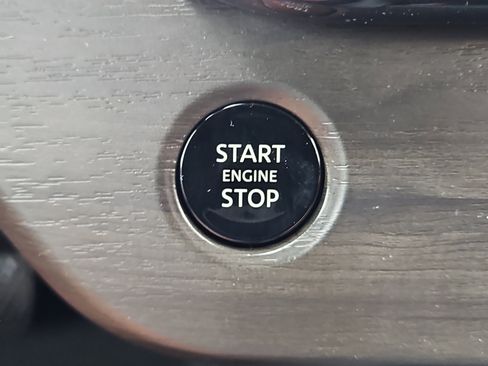 New 2025 Nissan Murano SL image 13