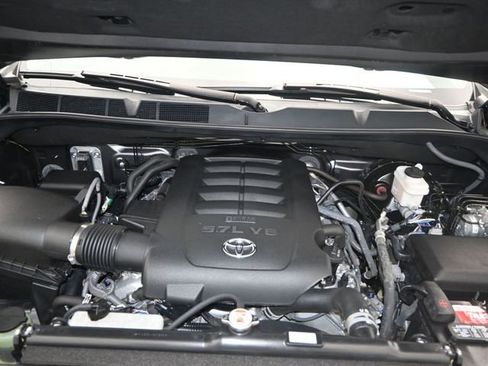 Used 2021 Toyota Tundra SR5 w/ SR5 Upgrade Package AWD/4WD image 19