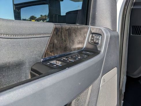 Used 2024 Ford F250 Lariat w/ FX4 Off-Road Package image 20