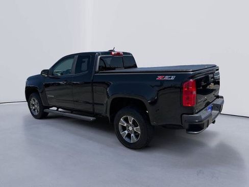 Used 2017 Chevrolet Colorado Z71 AWD/4WD image 3