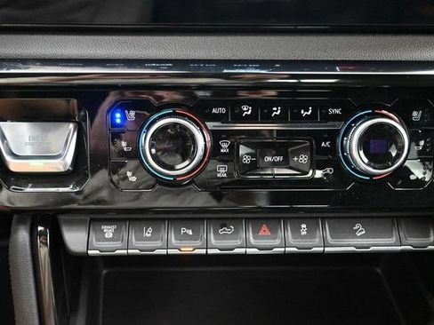 Used 2026 GMC Sierra 2500 AT4 w/ AT4 Premium Plus Package AWD/4WD image 11