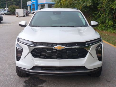 New 2026 Chevrolet Trax LT w/ Driver Confidence Package FWD image 9