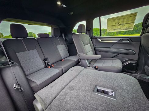 New 2026 GMC Acadia Elevation w/ LPO, Floor Liner Package AWD/4WD image 39