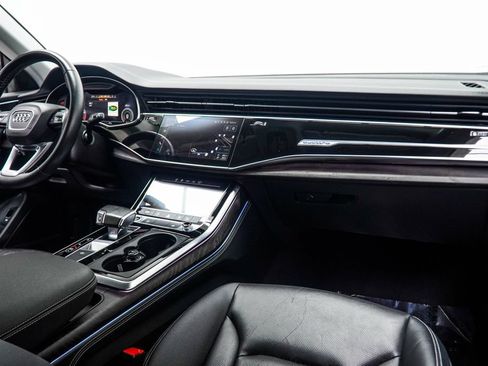 Used 2023 Audi Q8 Premium Plus AWD/4WD image 21