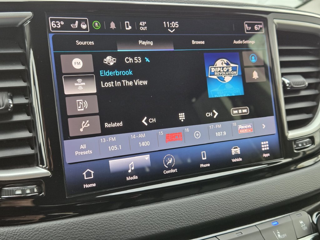 Used 2024 Chrysler Pacifica Touring-L FWD image 19