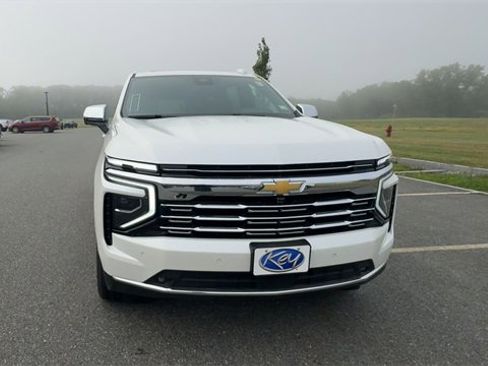 New 2025 Chevrolet Suburban Premier image 3