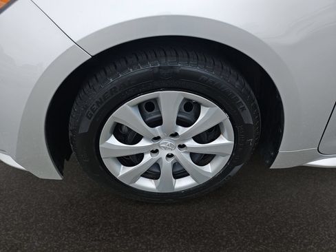 Used 2023 Toyota Corolla LE FWD image 40