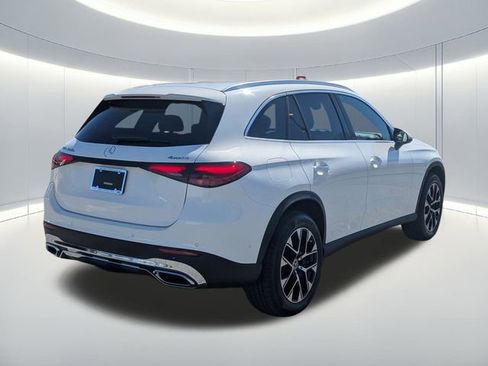 Used 2025 Mercedes-Benz GLC 350e 4MATIC image 5