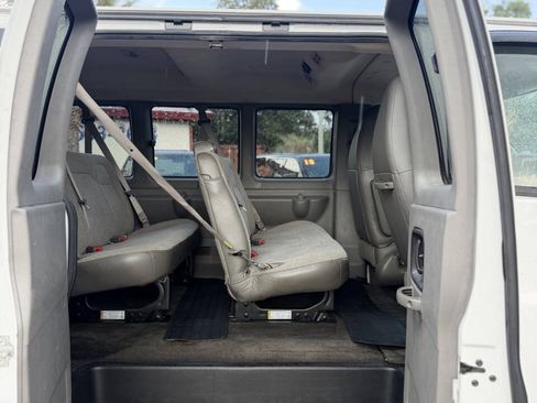 Used 2017 Chevrolet Express 2500 LT w/ LT Preferred Equipment Group RWD image 6
