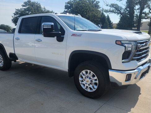 Certified 2026 Chevrolet Silverado 2500 LTZ w/ LTZ Plus Package AWD/4WD image 3