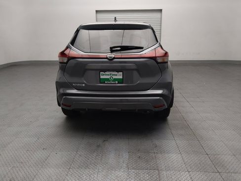 Used 2023 Nissan Kicks S FWD image 7