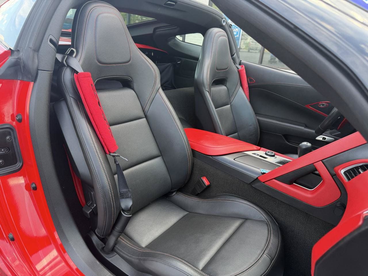 Used 2018 Chevrolet Corvette Stingray Coupe w/ 1LT RWD image 19