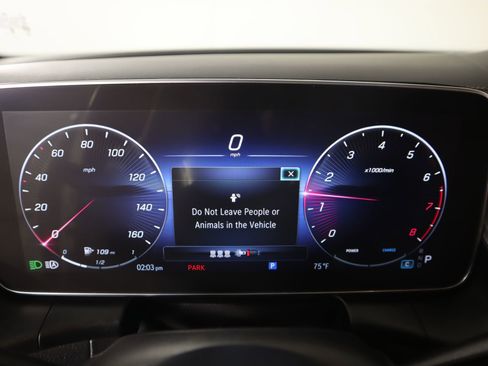 Used 2023 Mercedes-Benz GLC 300 4MATIC image 4