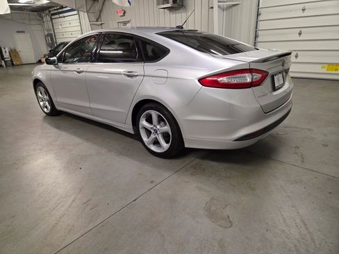 Used 2013 Ford Fusion SE image 4