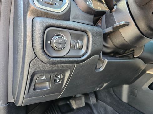 Used 2022 RAM 1500 Laramie AWD/4WD image 21