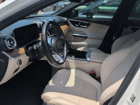 Used 2023 Mercedes-Benz C 300 Sedan image 9