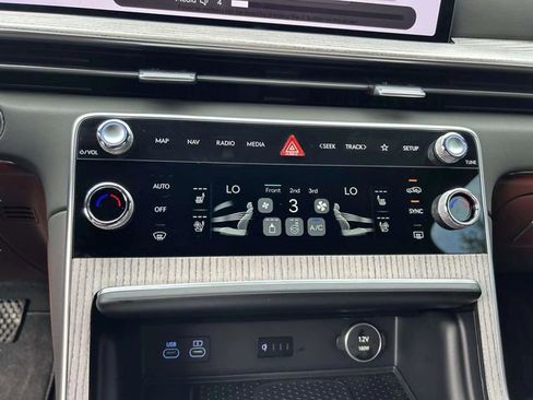 New 2026 Genesis GV80 3.5T Prestige AWD/4WD image 18
