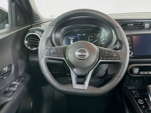 Used 2024 Nissan Kicks SR image 16