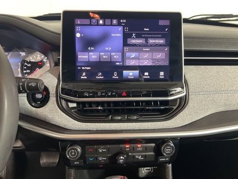 Used 2024 Jeep Compass Latitude image 20