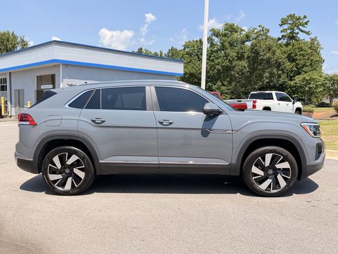 Used 2024 Volkswagen Atlas Cross Sport SEL AWD/4WD image 13