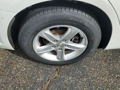 Used 2019 Chevrolet Malibu LS image 13