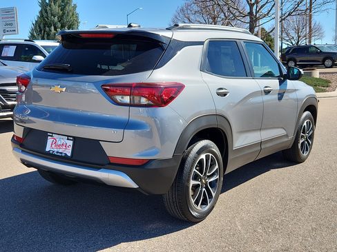 Used 2025 Chevrolet TrailBlazer LT image 3
