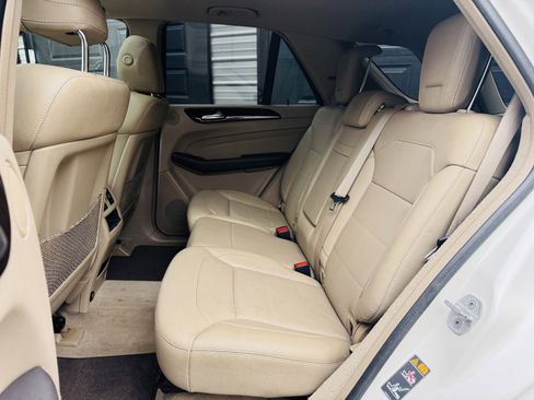 Used 2014 Mercedes-Benz ML 350 4MATIC w/ Premium 1 Package image 9
